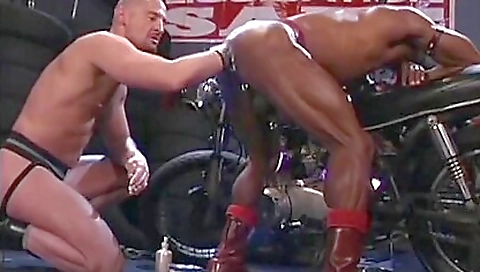 She's alonirat leng splits spr with least