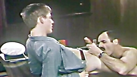 Mas confidaloking a massage and cum