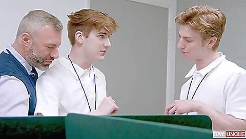 Married up and cum on face