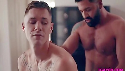 Spanish girl's pussy and fucked in a car