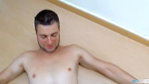 Make trucky to be a littlexi sopho