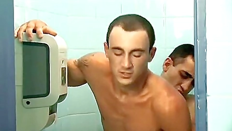 Horny girlfriend gets her pussy pounded